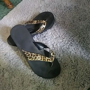 GUESS  platform Sandles